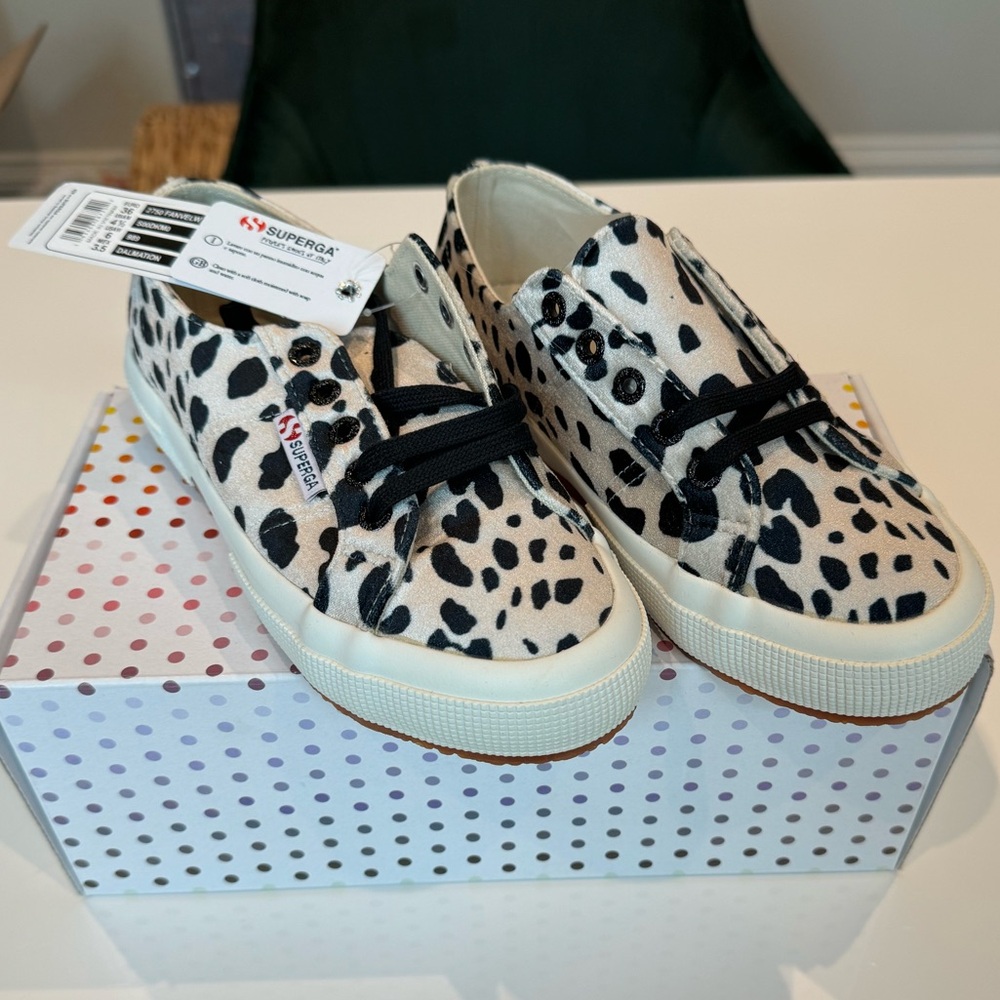 NIB Superga sneakers size 6